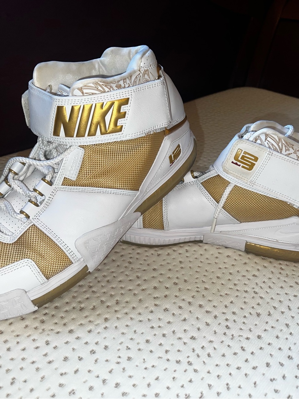 Nike Men’s LeBron 2 Retro 'Maccabi'